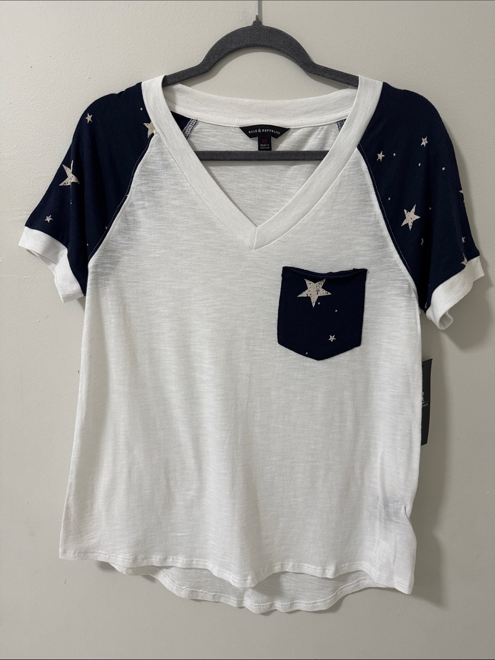 Rock & Republic Women’s Baseball Raglan Tee